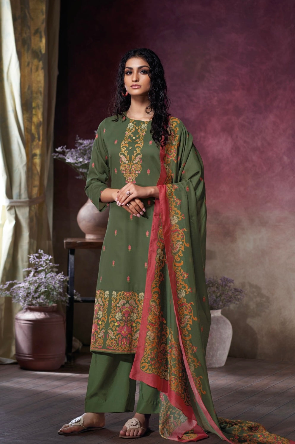 Lustrous silk fabric paired with timeless cuts