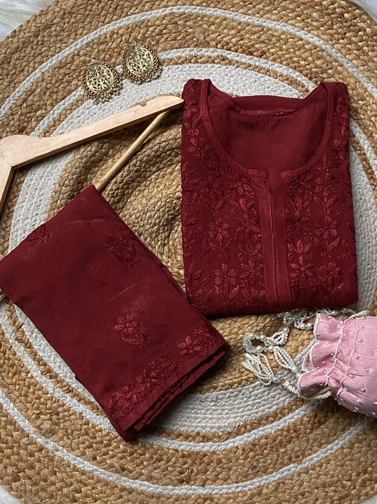 Grace stitched in every thread.
Our elegant Chikankari set blends timeless handwork with modern charm — perfect for day wear or festive flair. ✨