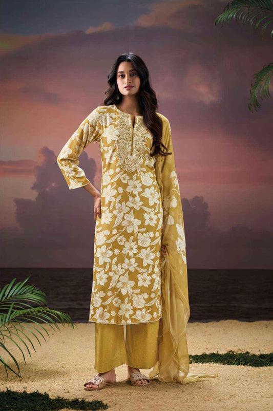 An ensemble crafted to make every occasion special 🌺👑💃